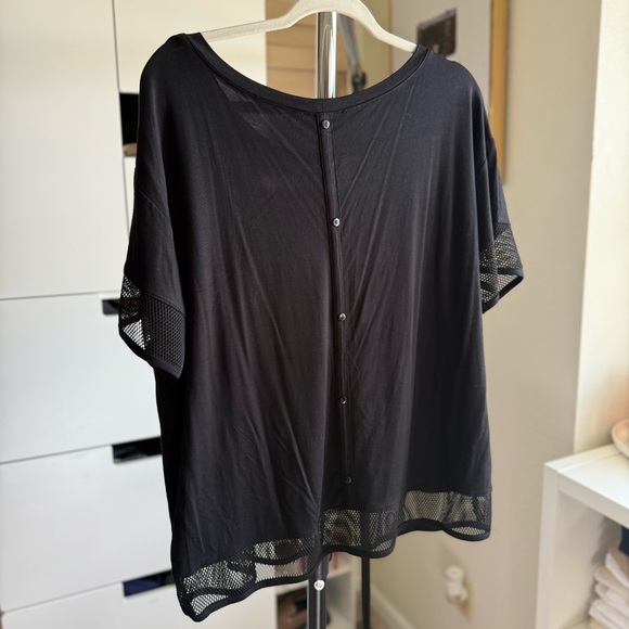 Beautiful Black Mesh Detail Women's Top Size XL - Picture 3 of 3